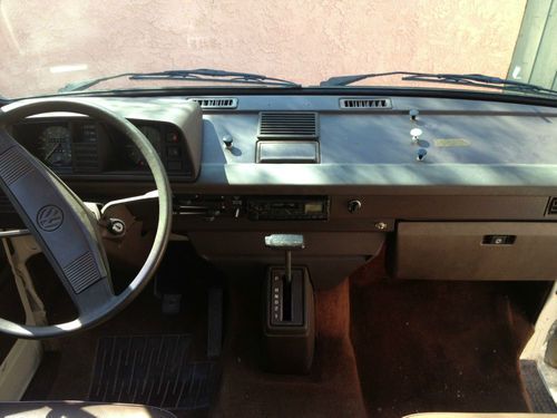 1983 VW Vanagon in excellent condition. Full pop-up. Rebuilt engine., image 9