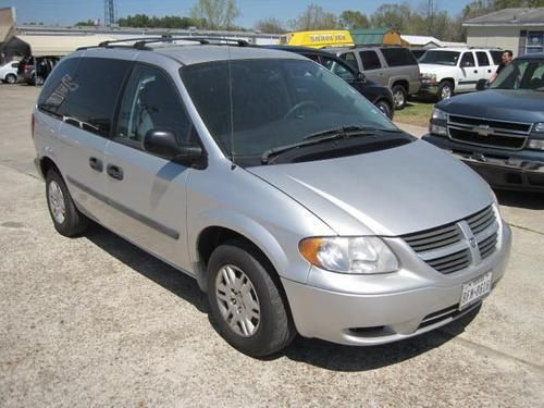 2006 dodge caravan se low miles clean carfax !!!