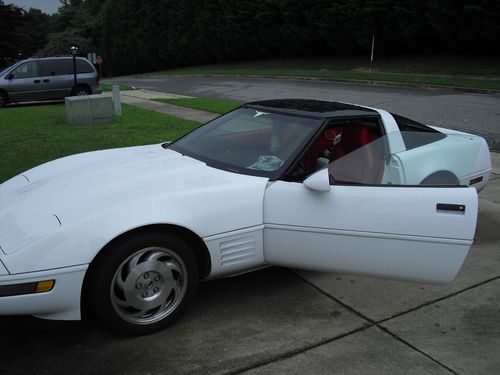 1994 chevrolet corvette base convertible 2-door 5.7l