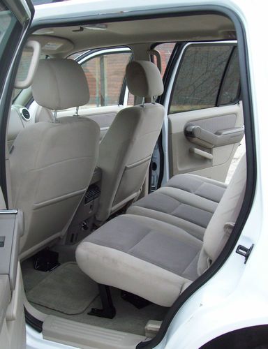White 2007 Ford Explorer - One Owner, image 8
