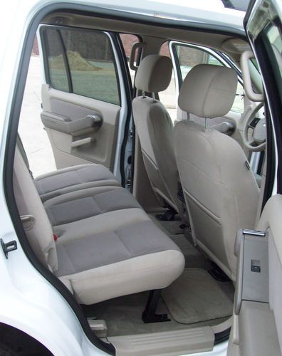 White 2007 Ford Explorer - One Owner, image 11