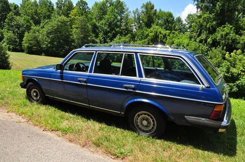 1985 Mercedes 300 TD Station Wagon, image 2