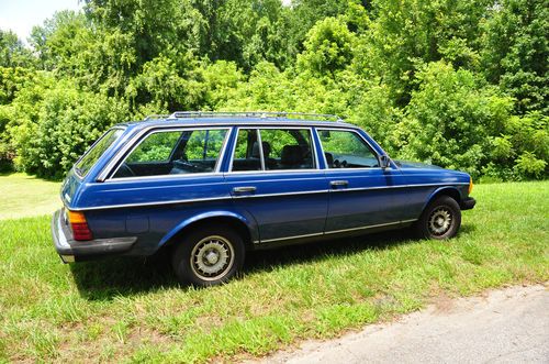 1985 Mercedes 300 TD Station Wagon, image 3