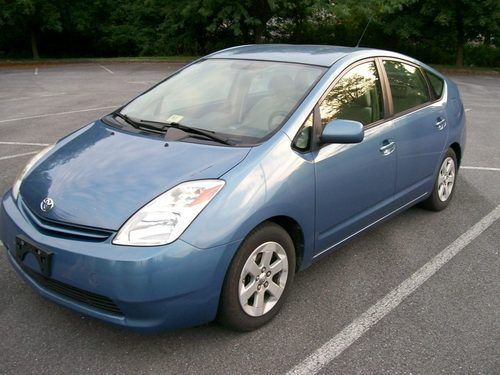 2005 toyota prius base hatchback 4-door 1.5l