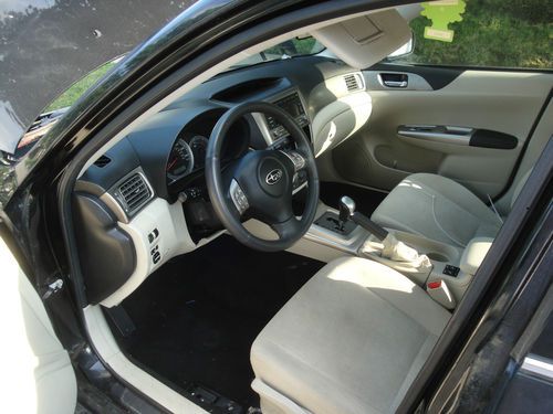 2010 Subaru Impreza 2.5i, image 8