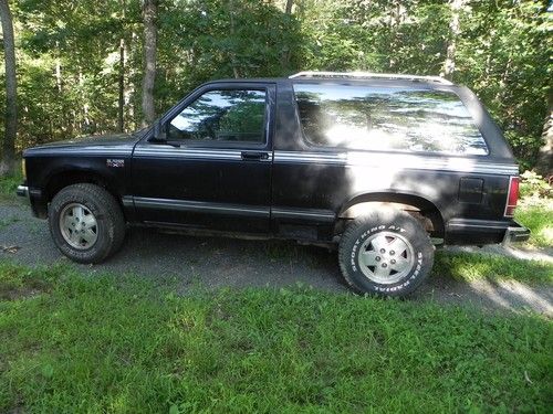 1990 chevrolet s10 blazer base sport utility 2-door 4.3l