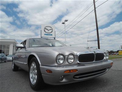 Xj8 v8 platinum package sunroof heated front and rear seats alpine sound l@@k!!!