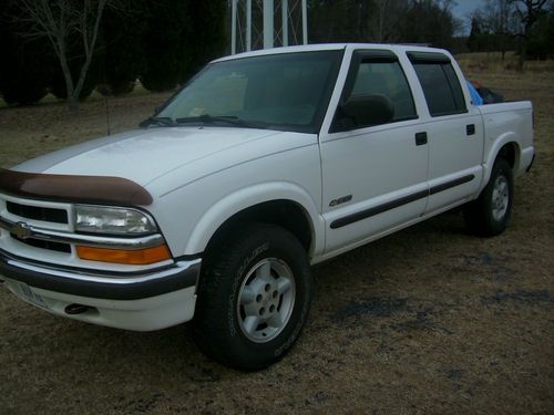 Chevrolet s10 crew cab 4x4 pickup