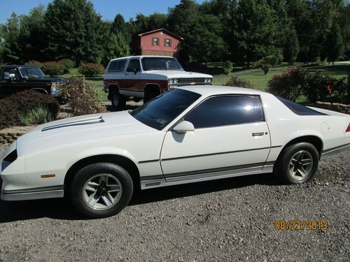 1984 CAMARO Z28 PRISTINE 45K ORIGINAL MILES, image 4