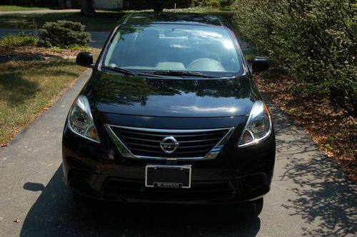 2012 nissan versa sv sedan - low mileage