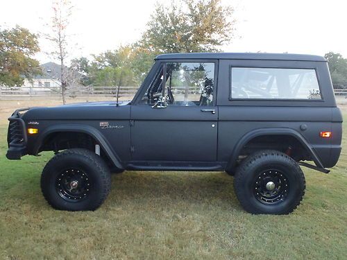 1975 ford bronco 4x4 ,new motor,power steering,disc brakes and ac