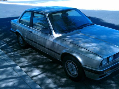 1989 bmw 325i base coupe 2-door 2.5l