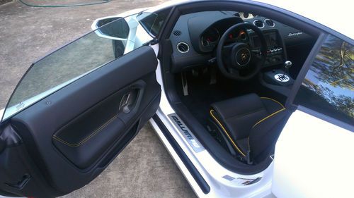 2013 550-2 manual white, black interior, yellow calipers, yellow stitching