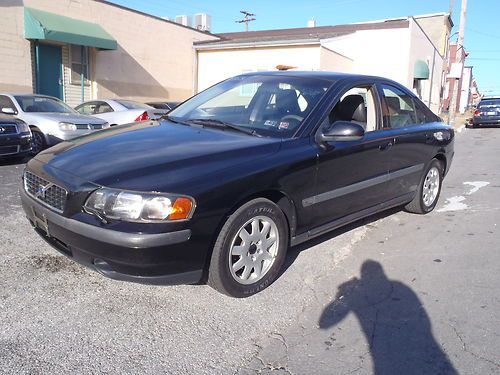 2002 volvo s60 black on black great runner good looking car