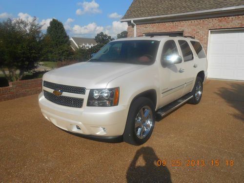 2013 tahoe ltz  wht/tan 4x4  like new