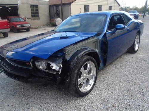 2010 dodge challenger rt, salvage, only 11,900 miles, runs and drives, leather