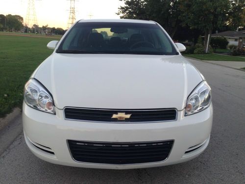 2009 chevy impala police white very clean low miles only 58k no reserve
