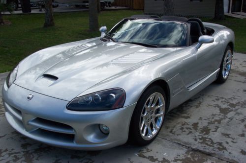 2003 dodge viper srt-10 convertible 2-door 8.3l