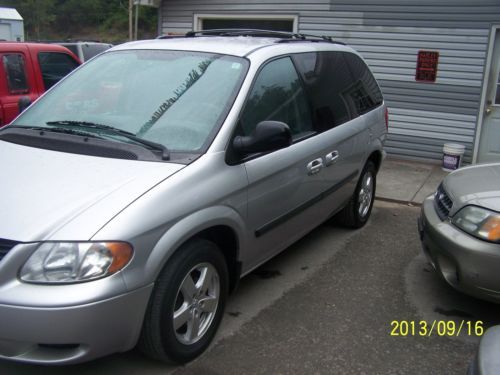 Handicap equipped 2007 dodge caravan sxt mini passenger van 4-door 3.3l