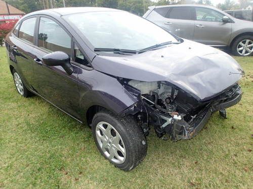 2012 ford fiesta, salvage, runs and lot drives, damaged, ford mpg