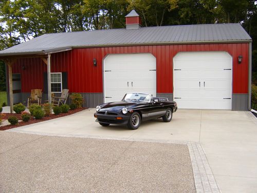 1980 MG MGB LE Roadster, image 2