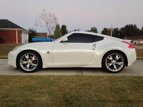 2011 nissan 370z sport package low miles!!
