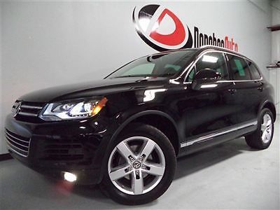 Donohoo, panoramic sunroof, heated leather seats, optical parking system, navi