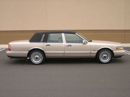 1997 96 95  lincoln town car executive 1own only 56k miles non smoker no reserve