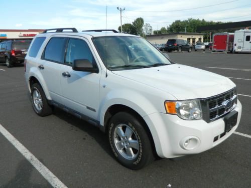 2008 ford escape xlt v6 3.0  4wd white - very clean