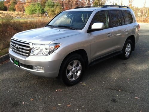 2009 toyota land cruiser loaded 1 owner!