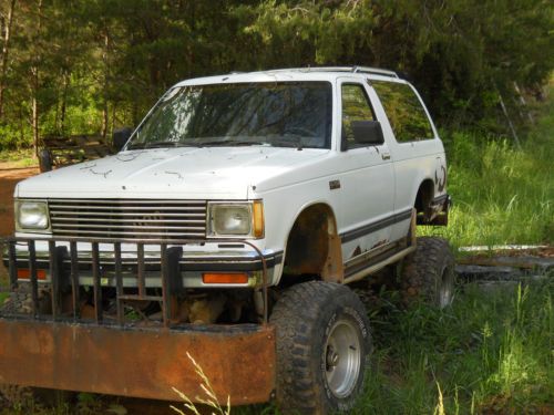 Off road custom built mudder climber,  chev s10 blazer body, on 76 trk frame