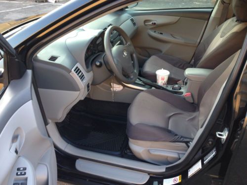 2009 Toyota Corolla LE Sedan 4-Door 1.8L, image 3
