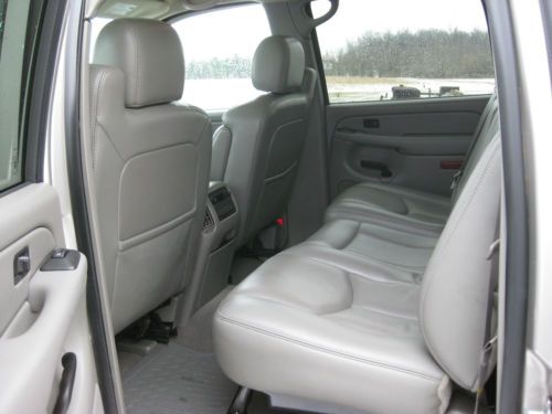 2006 Chevrolet Avalanche 1500 LS Crew Cab Pickup 4-Door 5.3L, image 10