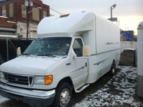 2005 ford e-350 super duty cutaway mobile concept van 2-door 6.0l