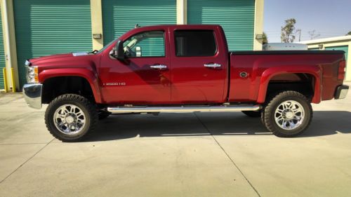 2008 chevy hd2500 durimax diesel - ruby red. 2200 miles!