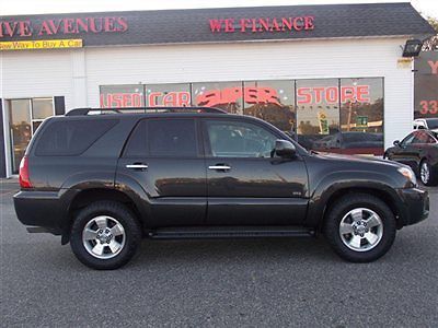 2008 toyota 4runner  sr5 navigation tow package clean car fax we finance!