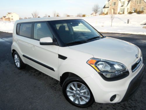 2013 kia soul hatchback 4-door 2.0l 6sp manuel!  ** salvage rebuilt r-title**