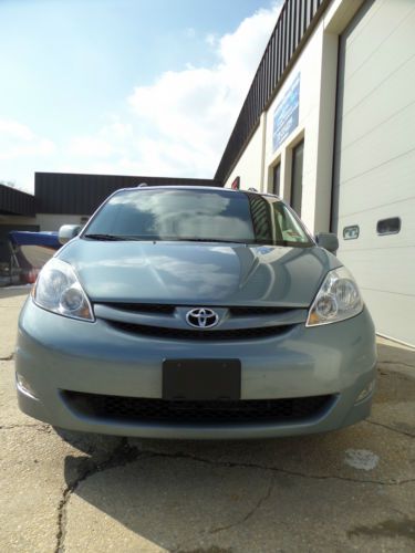2008 Toyota Sienna XLE ****NO RESERVE****, image 3