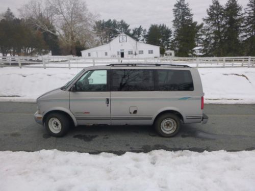 1998 chevrolet astro van all wheel drive low miles 1 owner no reserve