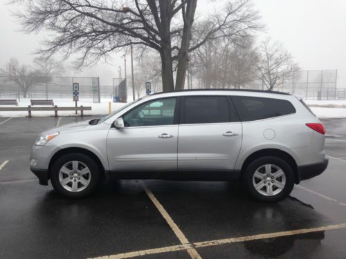 2011 chevy chevrolet  traverse lt all wheel drive  8 passenger great condition