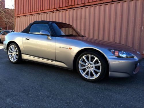 2007 honda s2000  convertible 2-door 2.2l very rare 22k miles