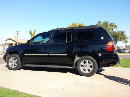 2004 gmc envoy slt xl v8 4wd  3rd seat dvd/navigation loaded! clean title/carfax