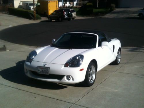 2003 toyota mr2 spyder convertible 2 door manual trans - only 28k miles!