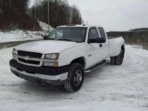 2003 chevy silverado duramax 6.6 diesel 4x4 extended cab 69,000 miles no reserve