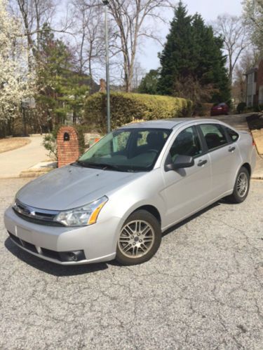 2010 ford focus se sedan 4-door 2.0l low reserve