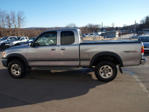 Pick up truck tundra access cab 2002 trd off road automatic v8 4.7l