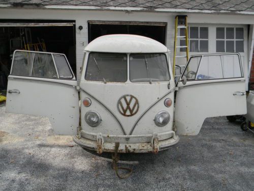 VW BUS 13 Window Walk Through Microbus with own. manuals and service booklet, image 3