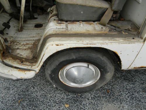 VW BUS 13 Window Walk Through Microbus with own. manuals and service booklet, image 6