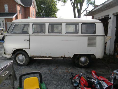 VW BUS 13 Window Walk Through Microbus with own. manuals and service booklet, image 7