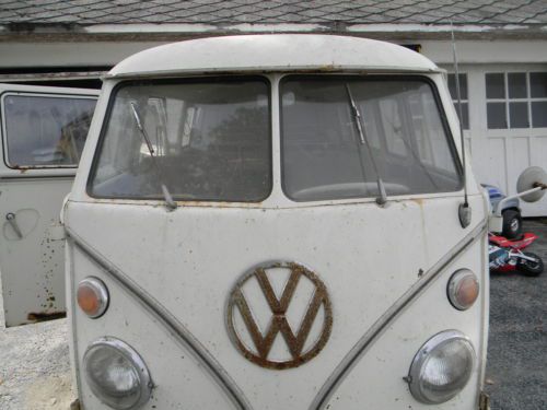 VW BUS 13 Window Walk Through Microbus with own. manuals and service booklet, image 12